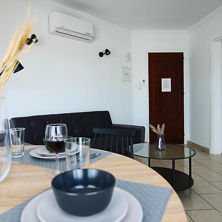 Phaedrus Living Seaside Junior Suite Lighthouse 63 Paphos Bagian luar foto