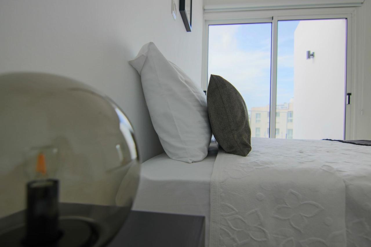 Phaedrus Living Seaside Junior Suite Lighthouse 63 Paphos Bagian luar foto