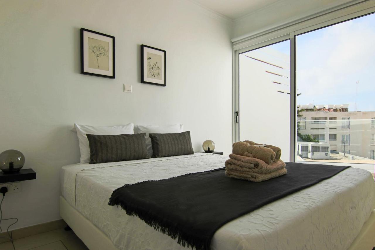 Phaedrus Living Seaside Junior Suite Lighthouse 63 Paphos Bagian luar foto