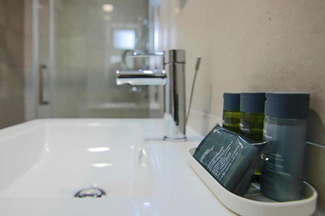 Phaedrus Living Seaside Junior Suite Lighthouse 63 Paphos Bagian luar foto