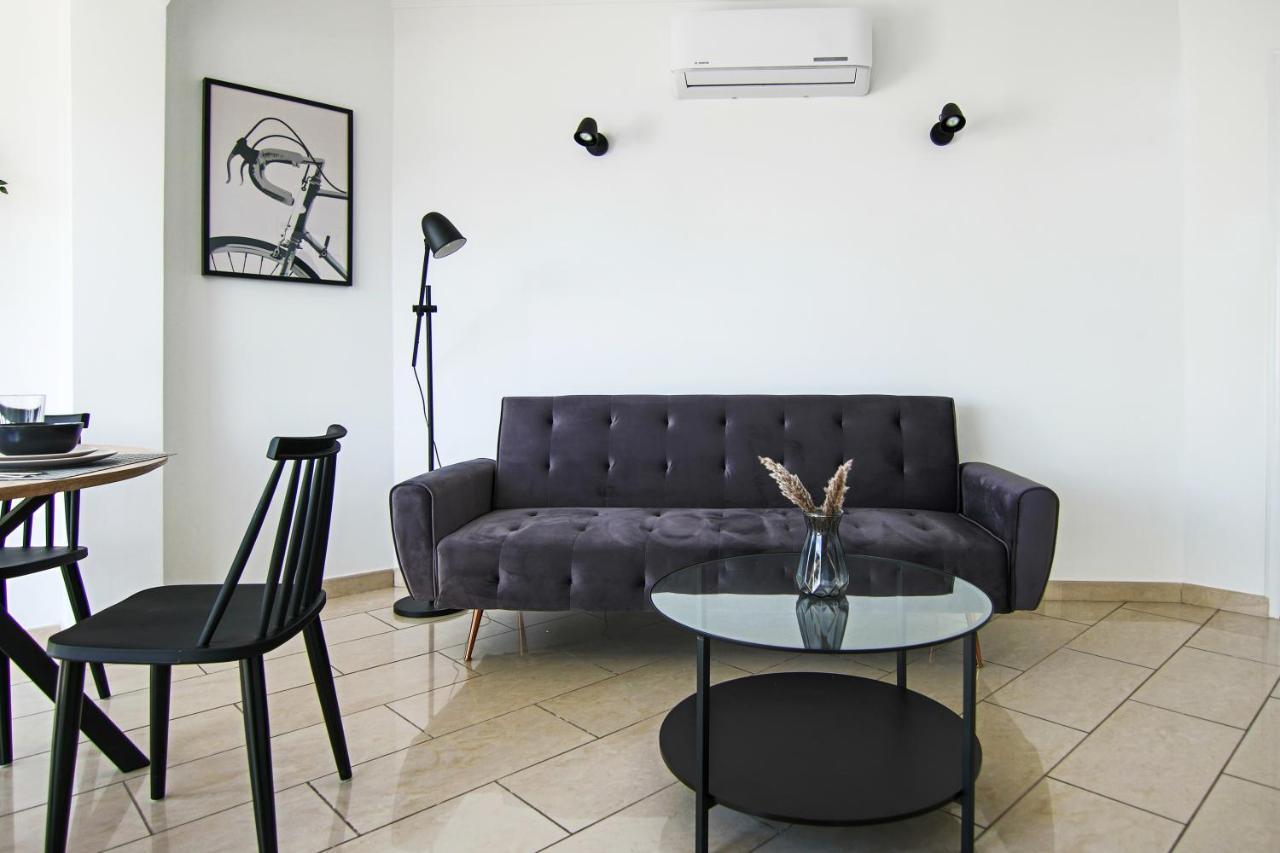 Phaedrus Living Seaside Junior Suite Lighthouse 63 Paphos Bagian luar foto
