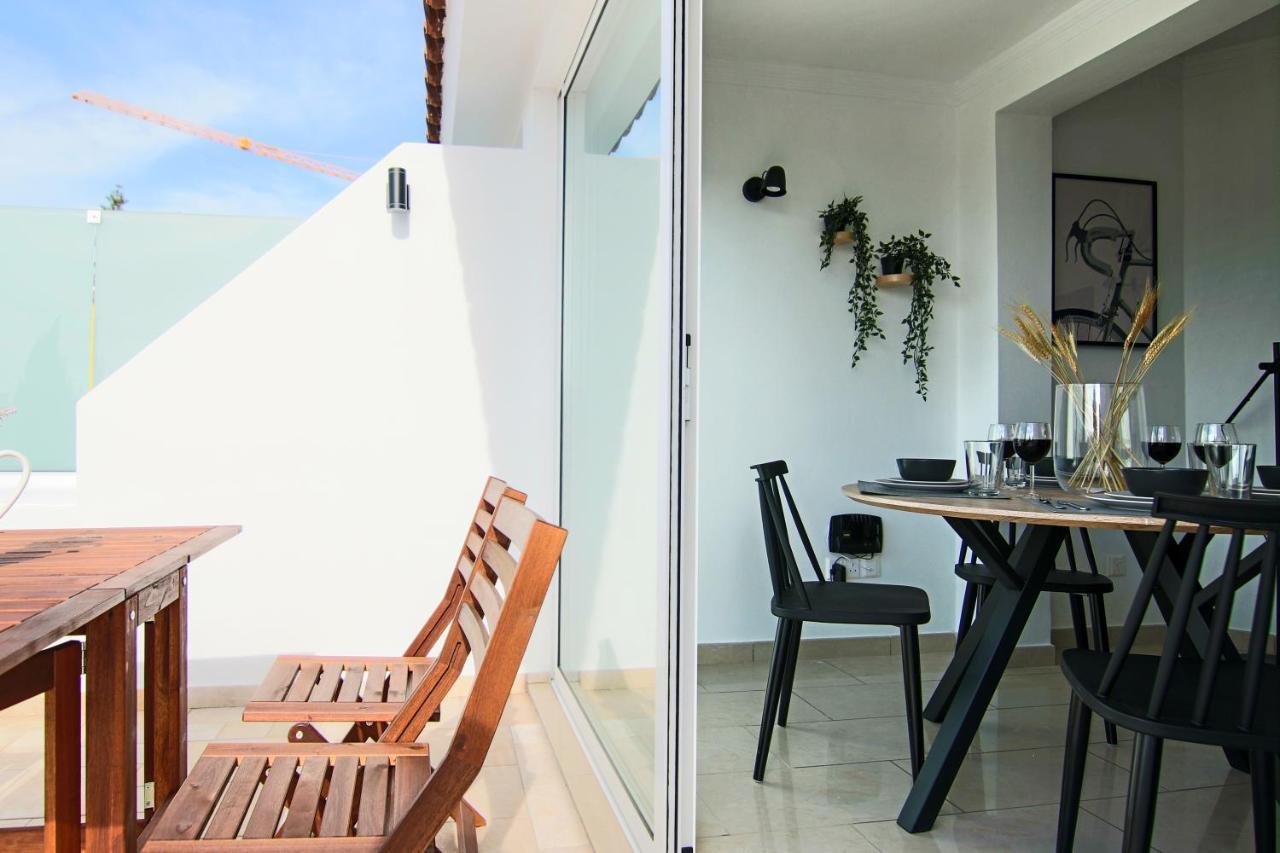 Phaedrus Living Seaside Junior Suite Lighthouse 63 Paphos Bagian luar foto